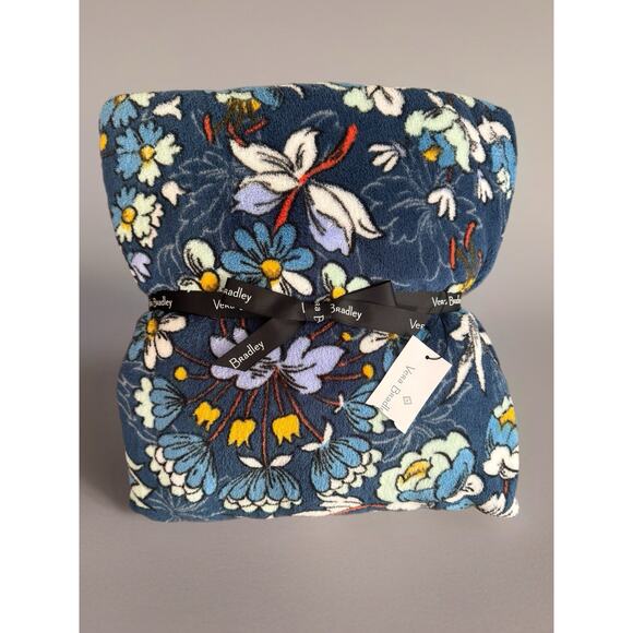 VERA BRADLEY Throw Blanket Floral Bursts 80 X 50 Blue Plush Blanket NWT - Picture 1 of 7